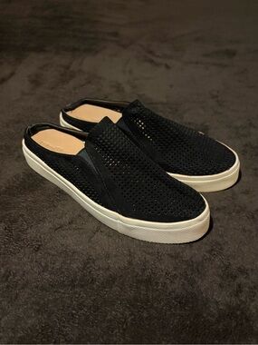 Universal Thread Suede Mule
